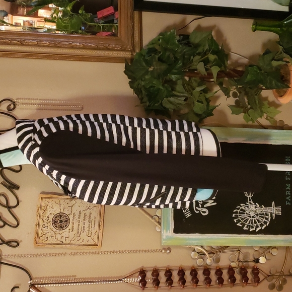 Maurices Zip Up Jacket Size Medium - Picture 4 of 6